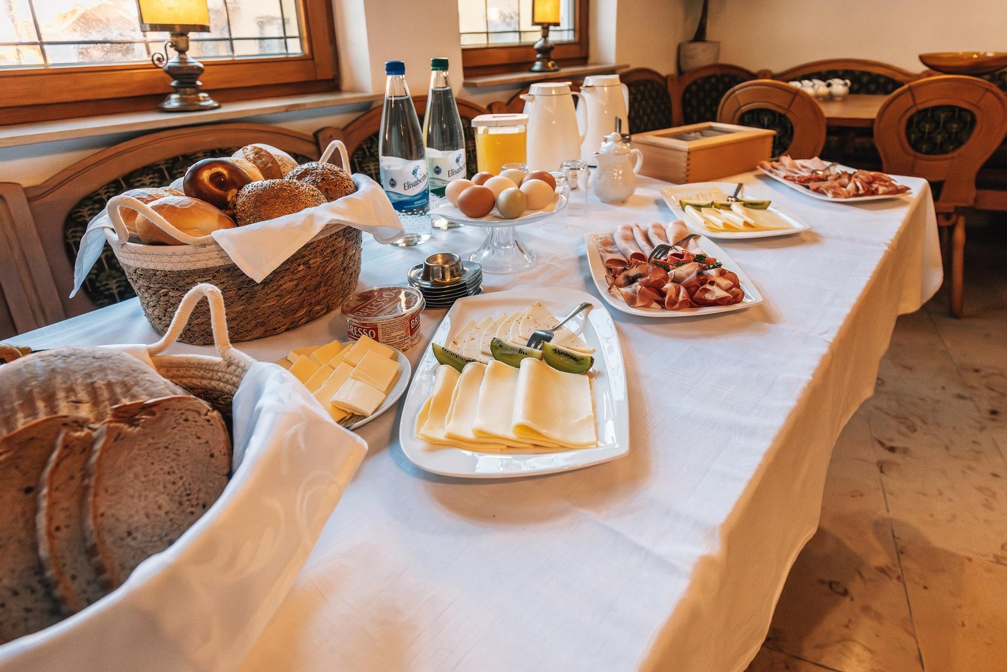 Hotel Krone Tauberrettersheim Екстериор снимка